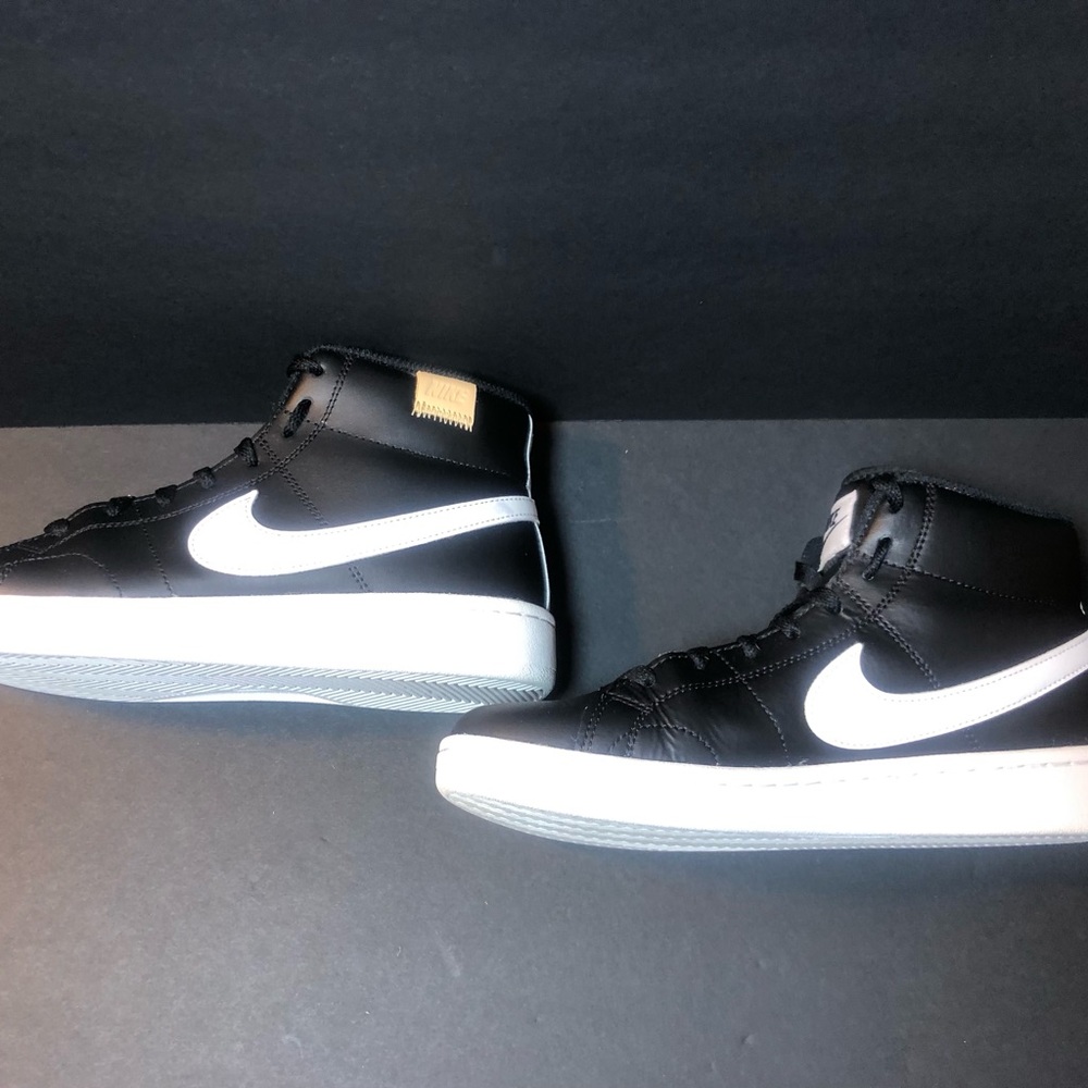 Nike Court Royal 2 Mid’s like New with out the box.